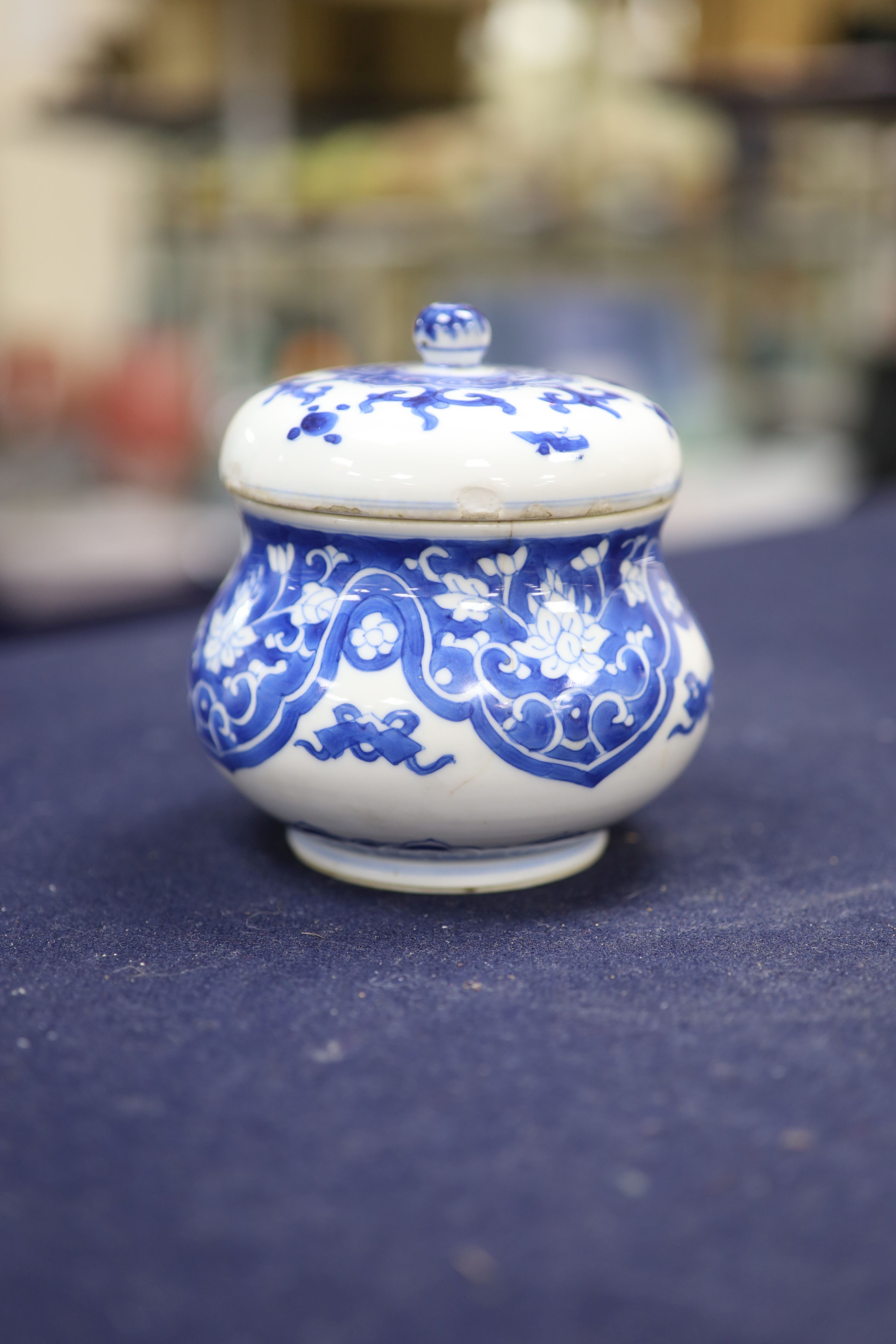 A pair of Chinese blue and white dishes and a similar jar and cover, tallest 12cm